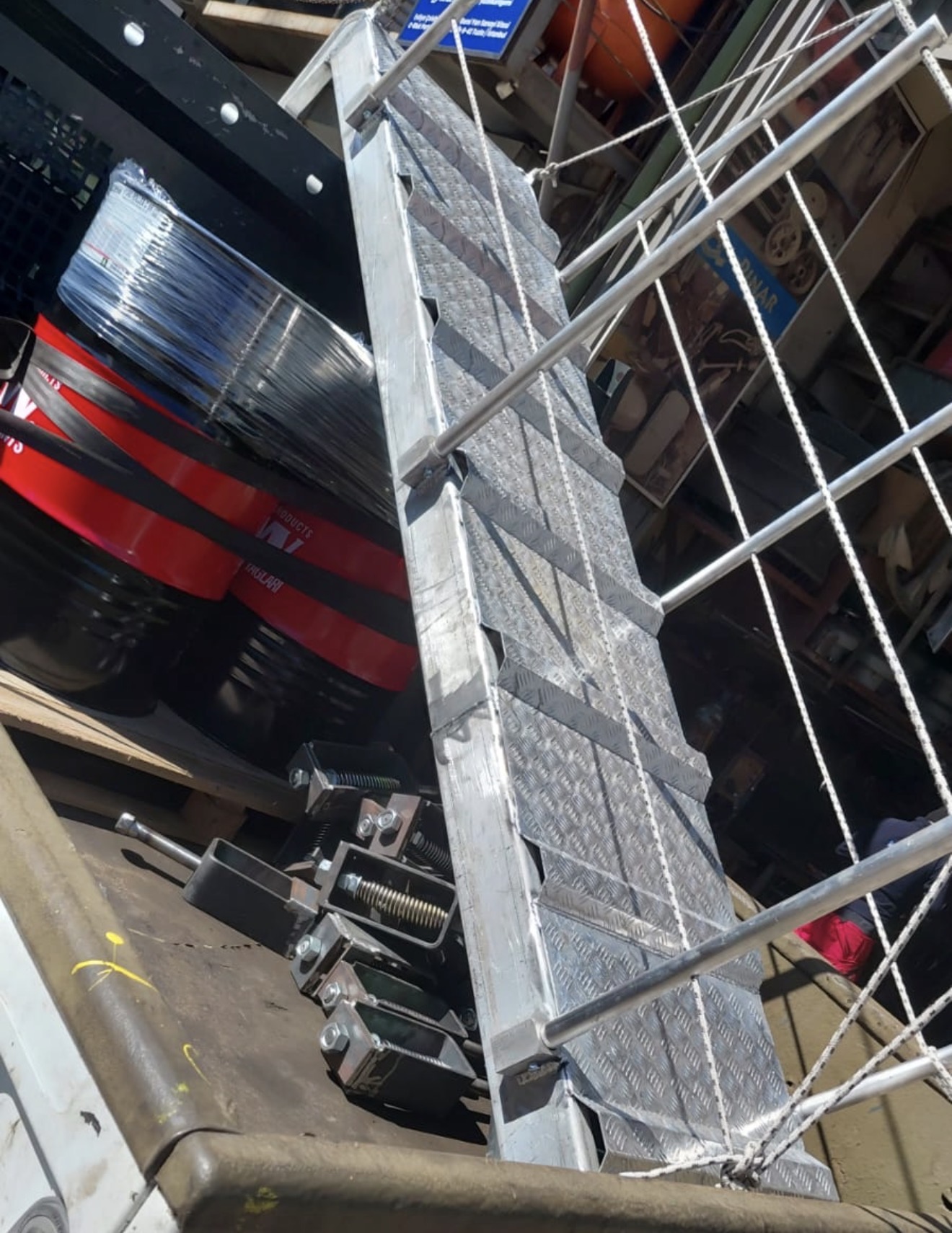 ALÜMİNYUM MERDİVEN (GANGWAY) detay