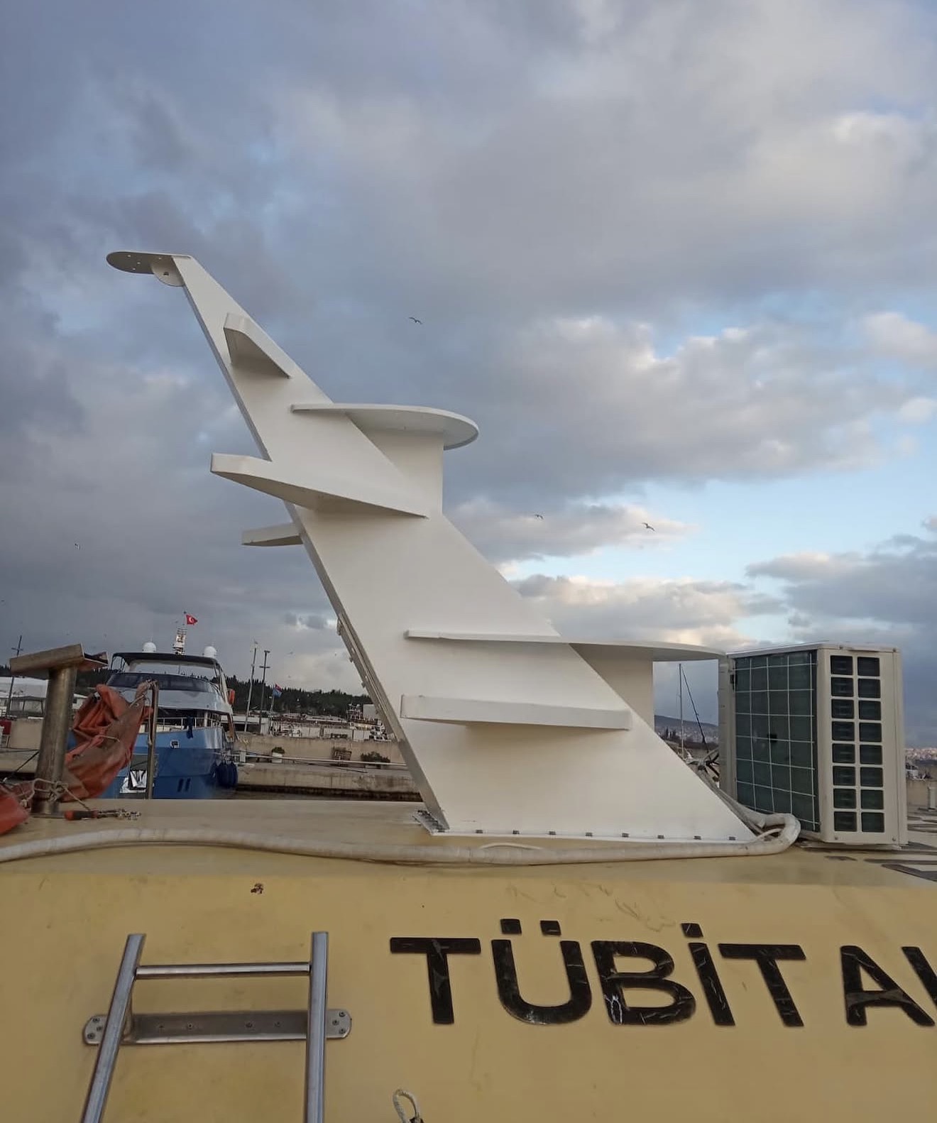 İŞARET NAVİGASYON DİREĞİ İMALATI VE MONTAJI